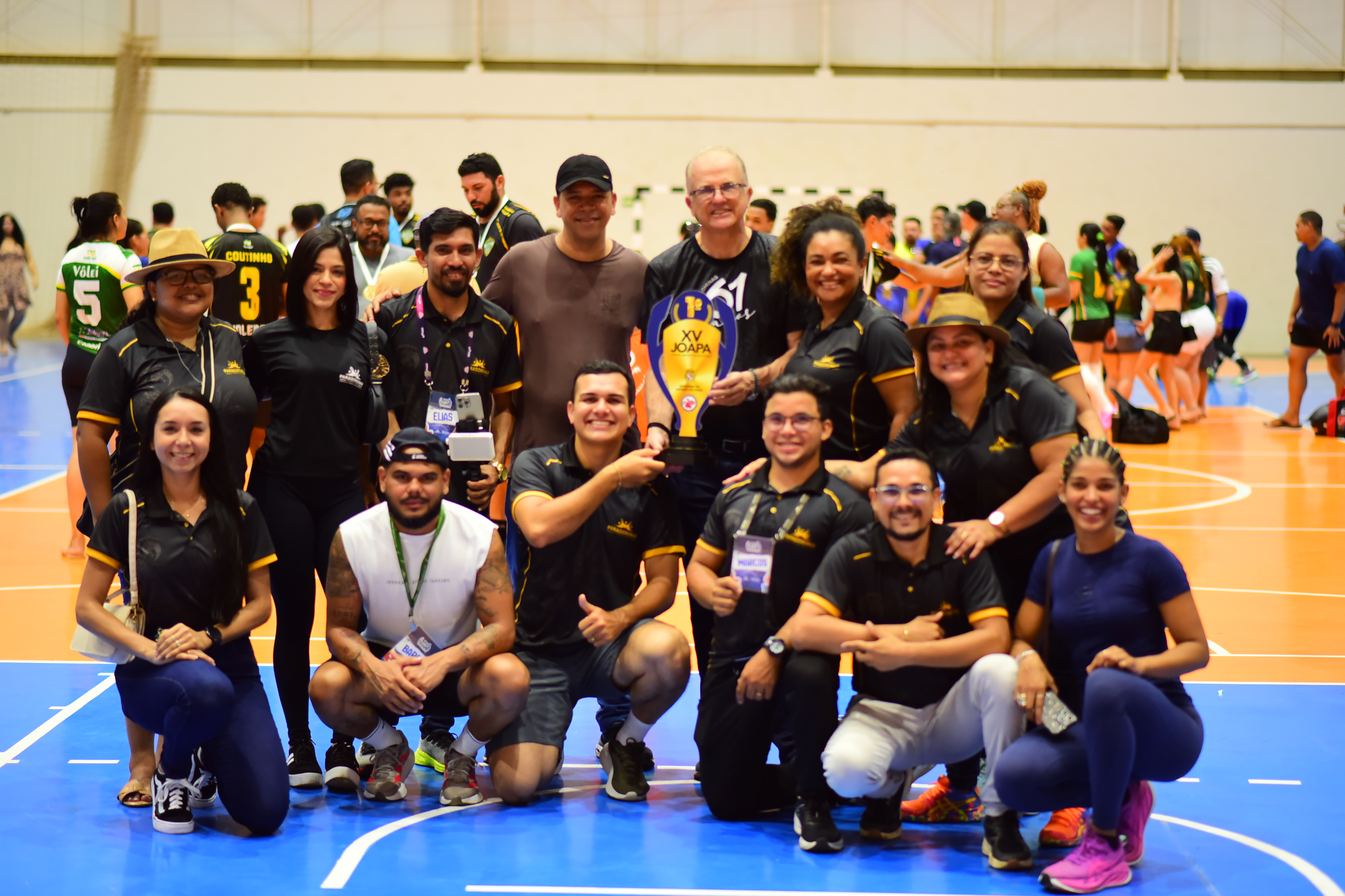 Equipe de Paragominas reunida com o Troféu Eficiência conquistado no XV JOAPA Regional Rio Capim